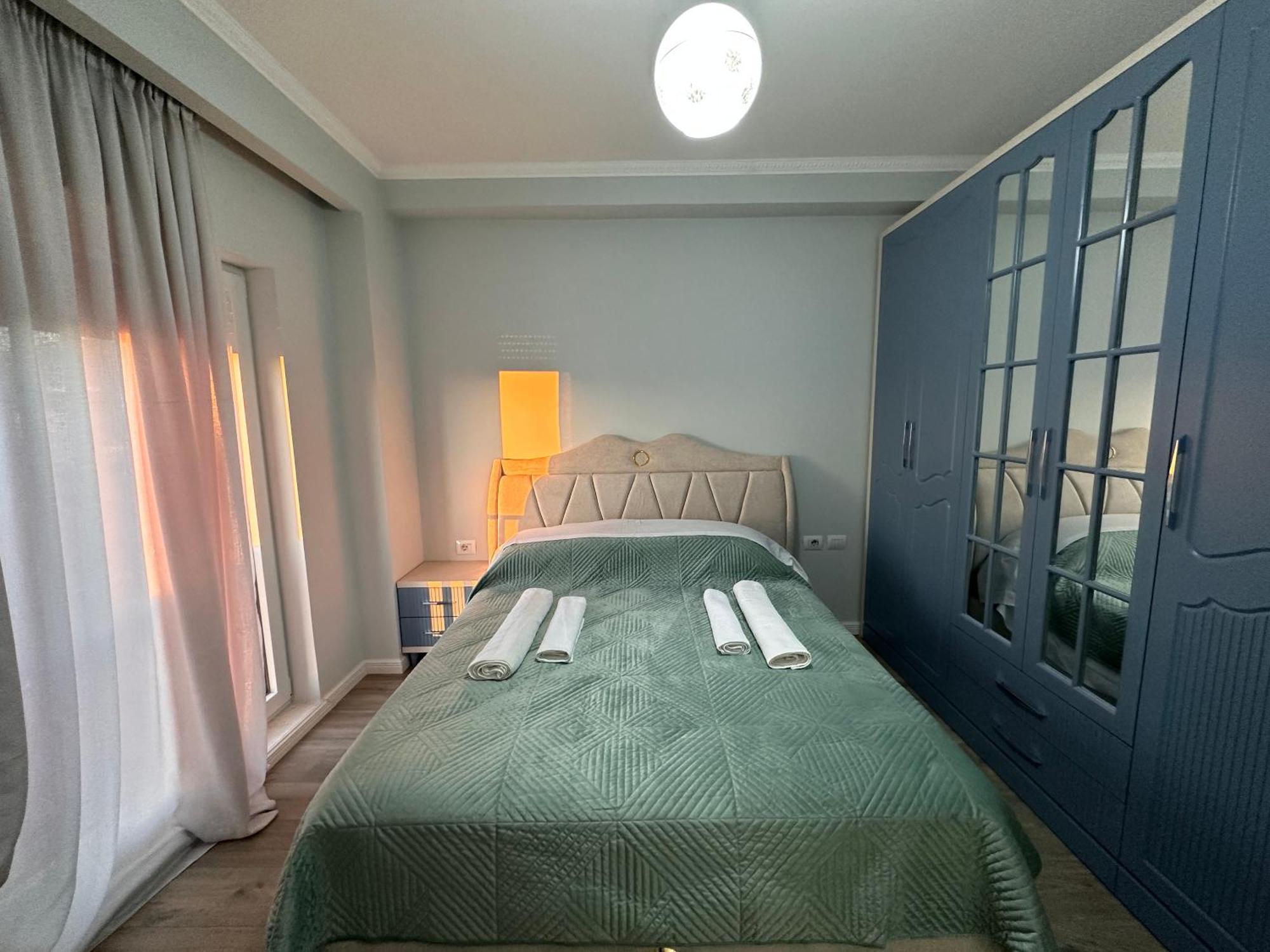 Spacious 2-Bedroom Apartment Near Center ティラナ エクステリア 写真